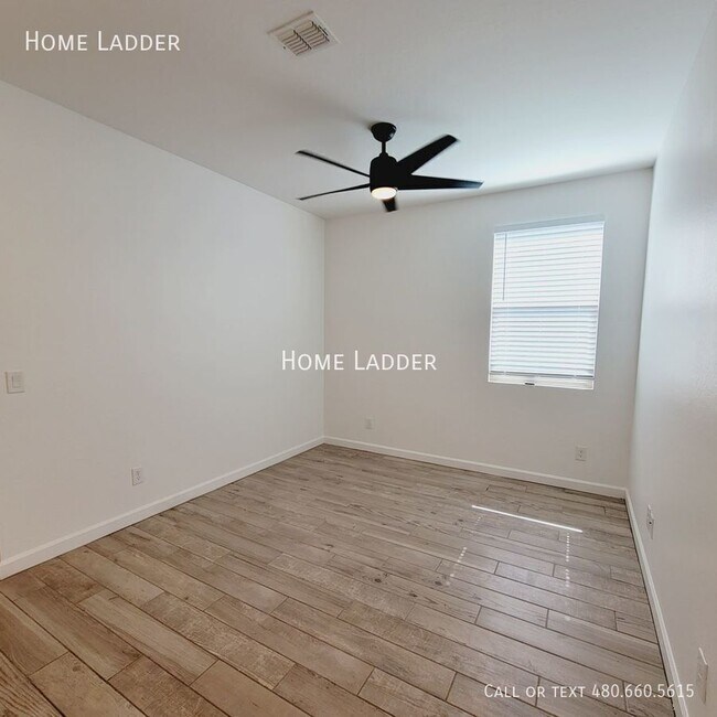 Building Photo - 13337 W Lariat Ln