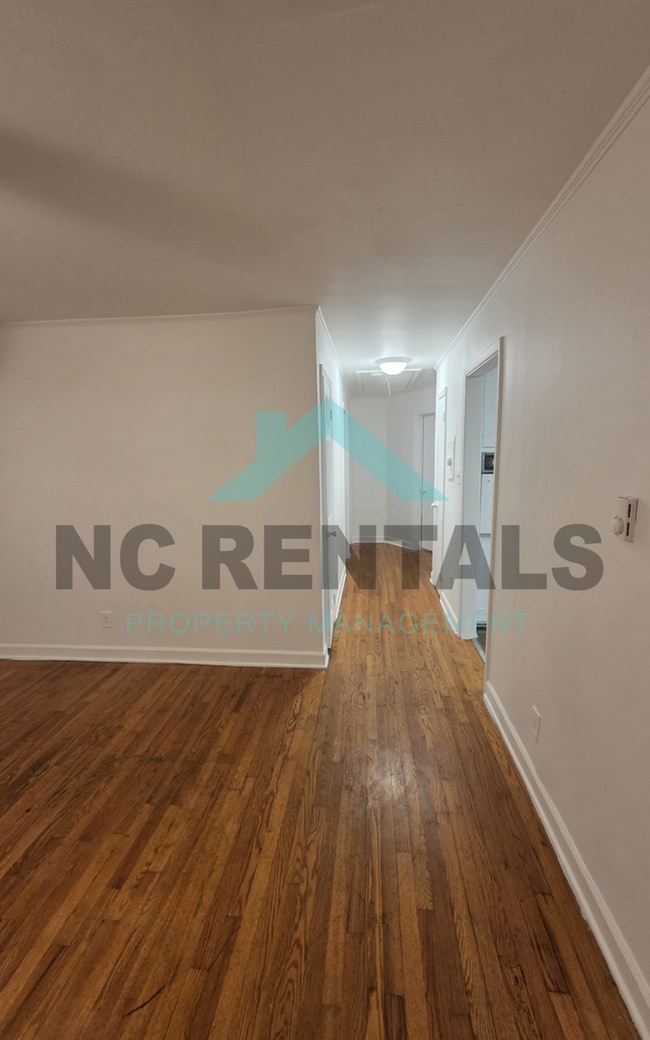 Building Photo - 527 Swain Dr