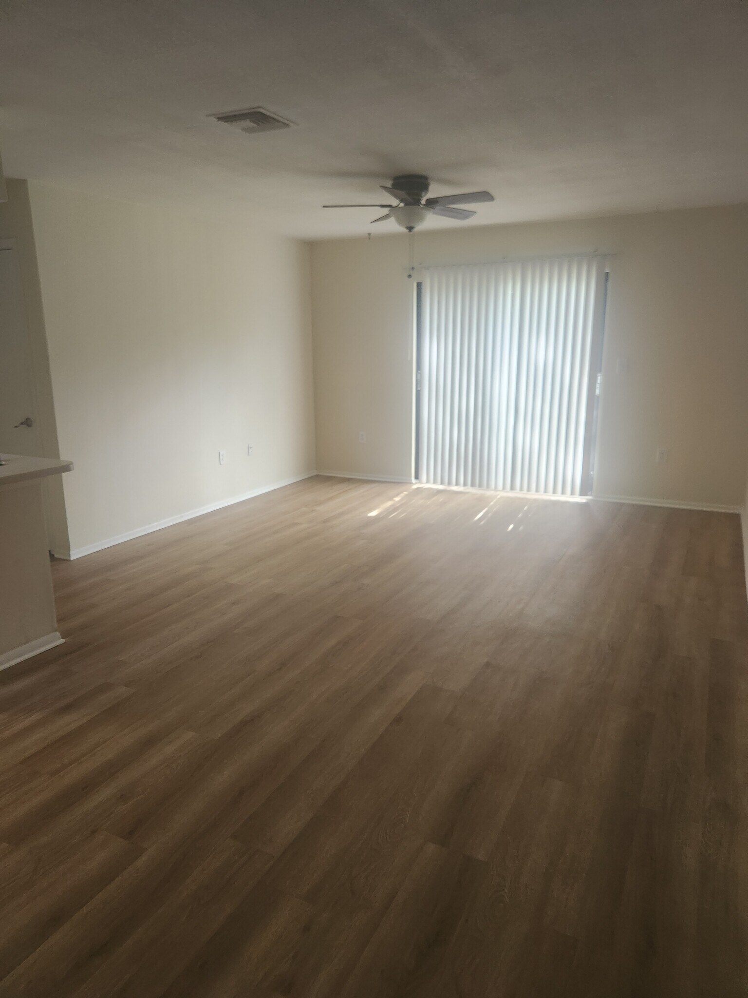 Building Photo - 2216 Flower Tree Cir