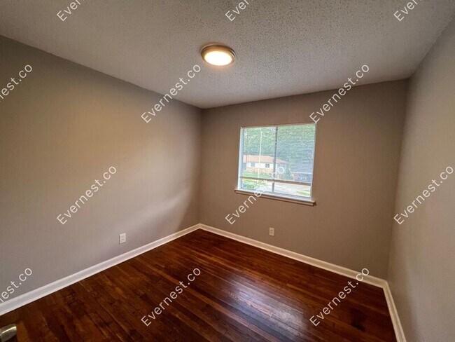 Building Photo - 5603 Bluebell Dr