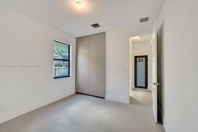 Building Photo - 4100 E Gardenia Ave