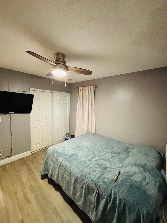 Building Photo - 8000 NW 74th Terrace