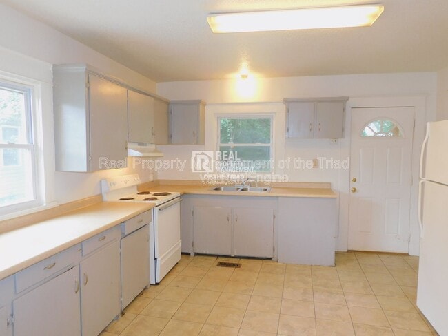 Building Photo - 1407 Gorrell St