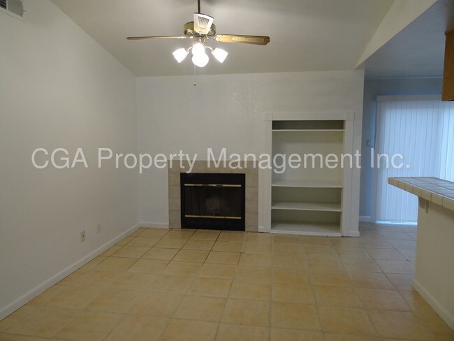 Building Photo - Cute 3 bedroom 2 bath in Antelope!