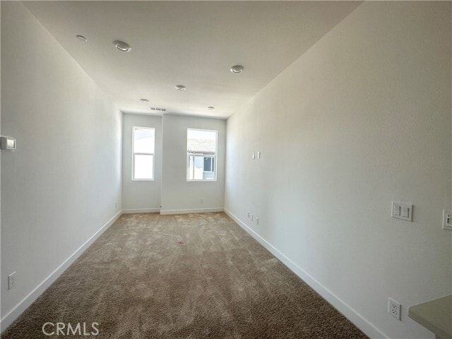 Building Photo - 322 Tank