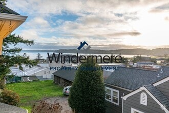 Building Photo - 2 Bedroom Waterview Condo