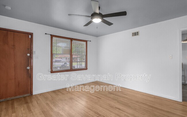 Building Photo - 1401 E 33rd St