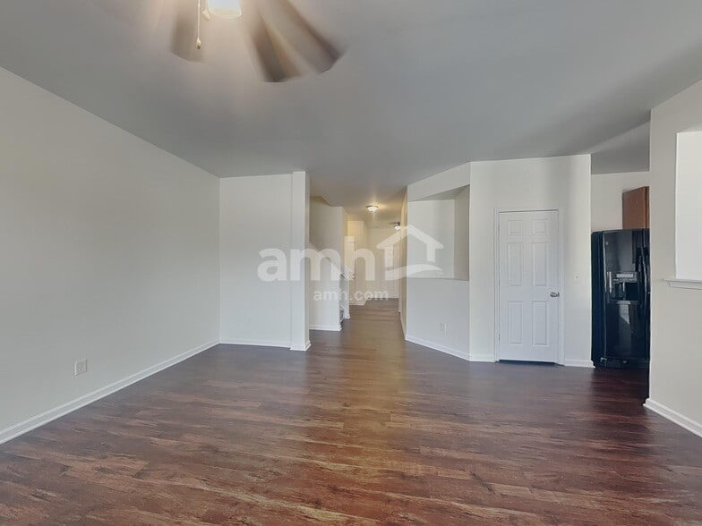 Building Photo - 1026 Skillbeck Rd