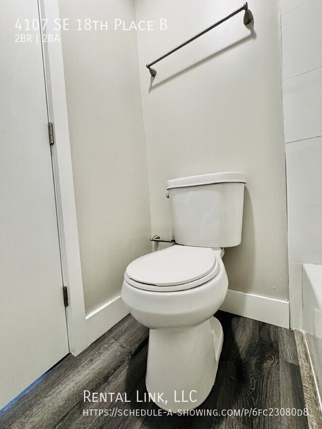 Building Photo - 4107 SE 18th Pl