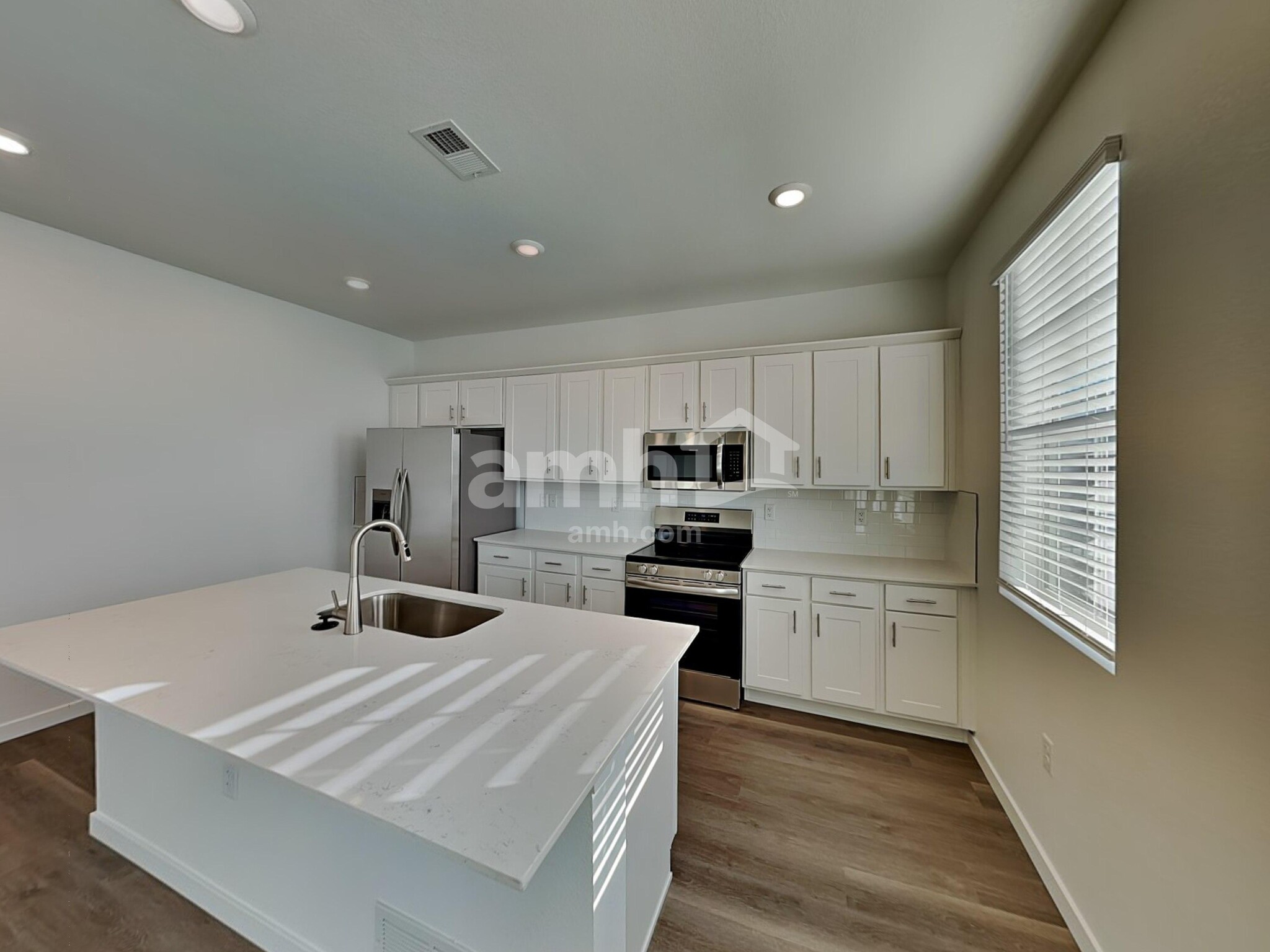 Building Photo - 9644 Harkes Dr