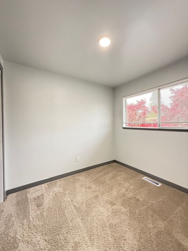 Building Photo - Charming Redmond Rental on Education Hill – Corner Lot Retreat