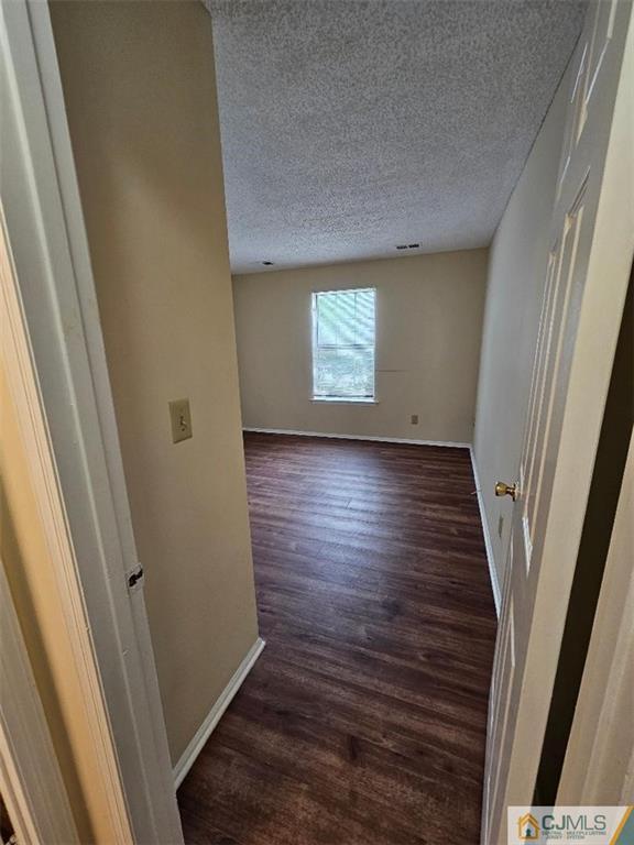 Building Photo - 5 Tanglewood Ct