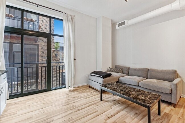 Building Photo - 400 W Ontario St