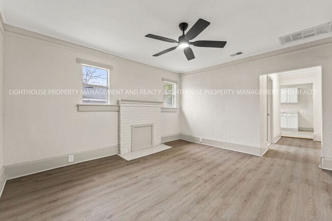Building Photo - Newly Renovated 3 Bedroom Home with Screened Porch