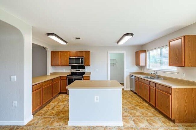 Building Photo - 5717 Malarkey Rd