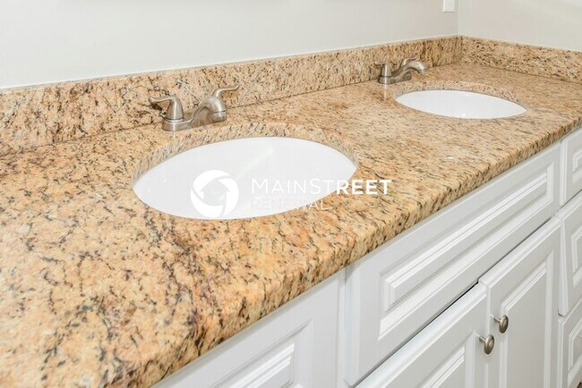 Building Photo - 3 Bedroom Pet-Friendly Home in Jacksonville, FL with Main Street Renewal