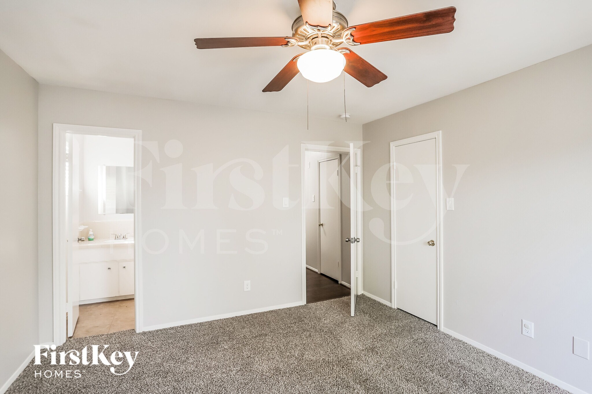 Building Photo - 13914 Duncannon Dr