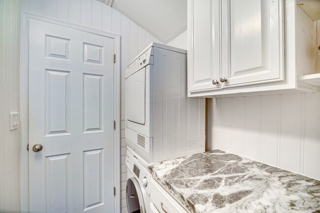 Building Photo - 1161 Nettles Blvd