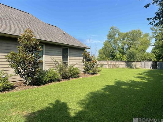 Building Photo - 11279 Hillpark Ave