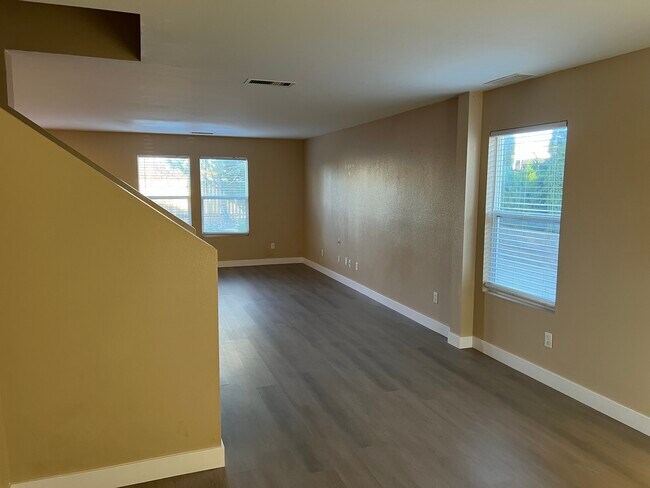 Building Photo - 8870 Sunset Breeze Dr