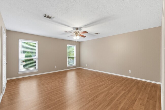 Building Photo - 12635 Ivyforest Dr