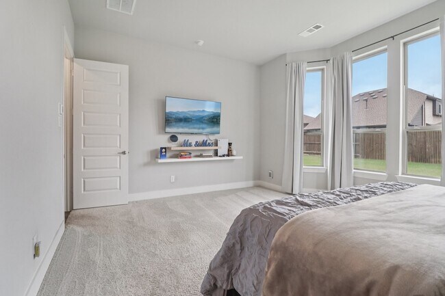 Building Photo - 1329 Stoneleigh Pl