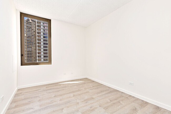 Building Photo - 411 Hobron Ln