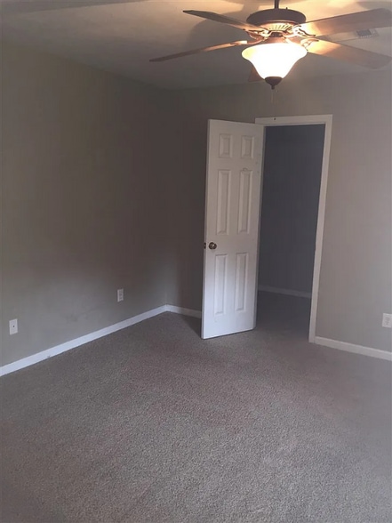 Building Photo - 611 Shadowridge Dr