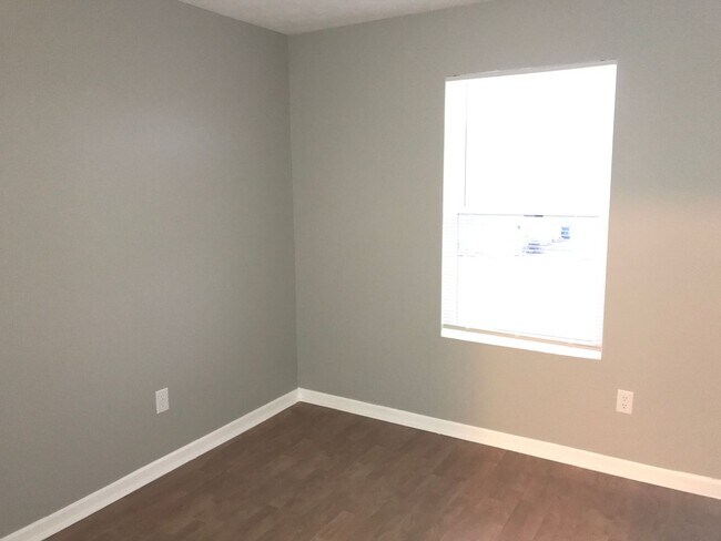 Building Photo - Lawrence Twp - 4 BR home