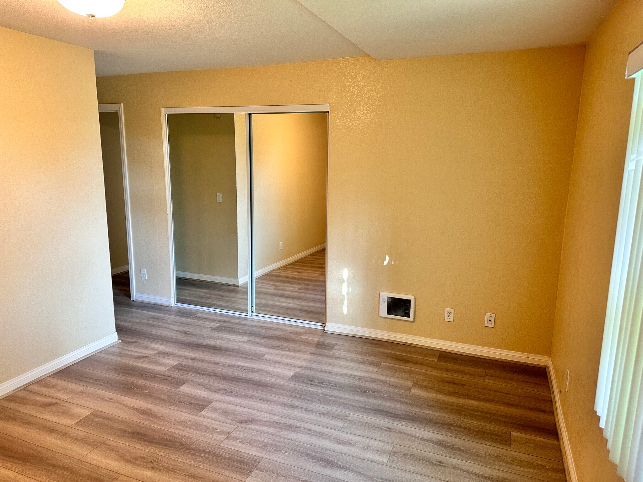 Building Photo - 5252 Orange Ave, #103