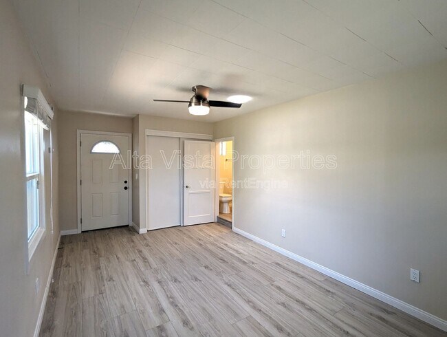 Building Photo - 5115 Manchester Rd