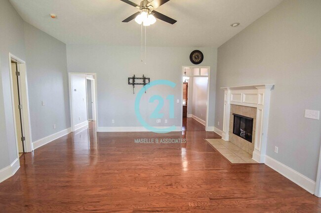 Building Photo - 3 Bed/2 Bath Home in Ashbrooke