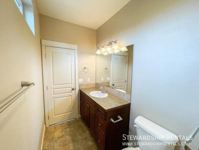 Building Photo - 1752 Mill St