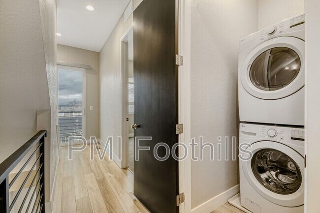 Building Photo - 1611 N Harlan St