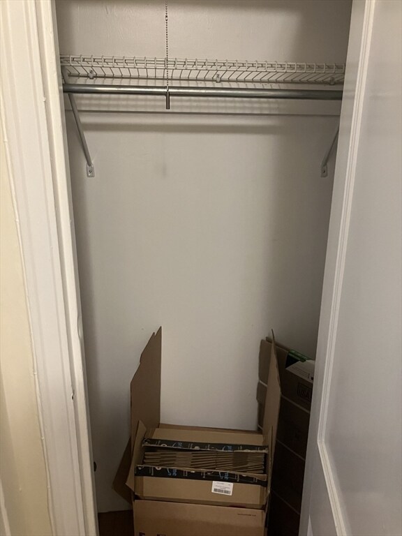 Building Photo - 988 Memorial Dr