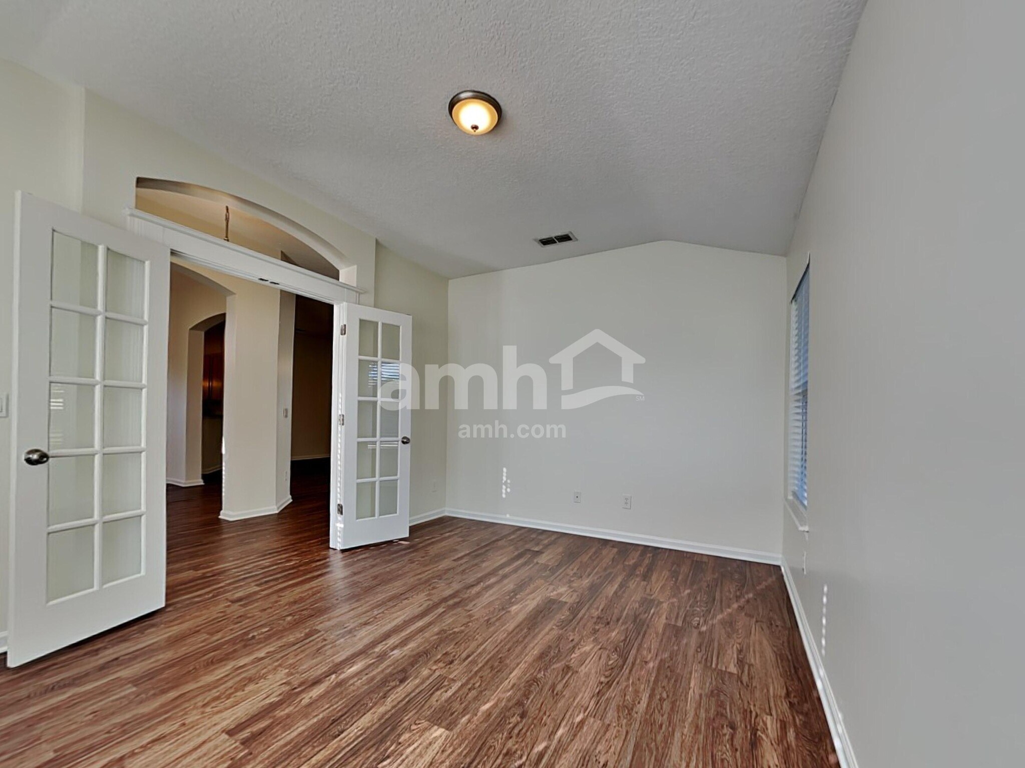Building Photo - 442 Northcliff Ct