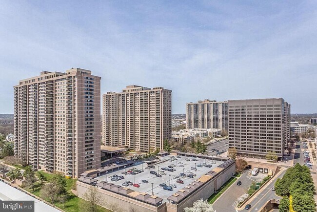 Building Photo - 3713 S George Mason Dr
