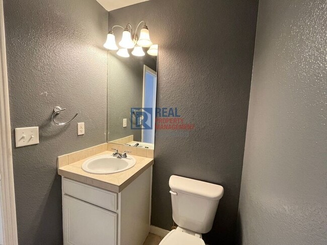 Building Photo - 5304 Stuart St