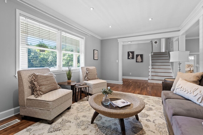 Building Photo - 2483 Shenandoah Dr