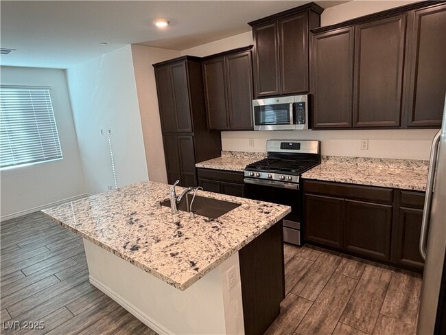 Building Photo - 20 Barbara Ln