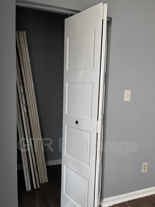 Building Photo - 2584 Stratford Ln