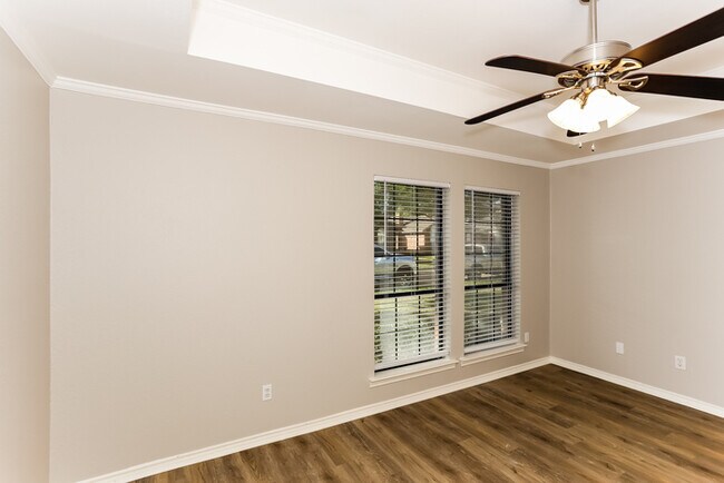 Building Photo - 3309 Sara Dr