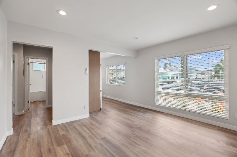 Building Photo - 1358 W 36th St
