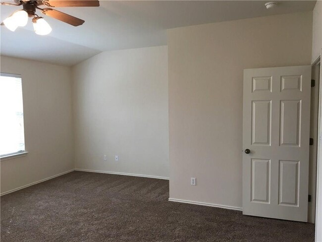 Building Photo - 3523 Shiraz Loop