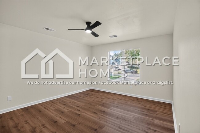 Building Photo - 1104 Bonita Cir