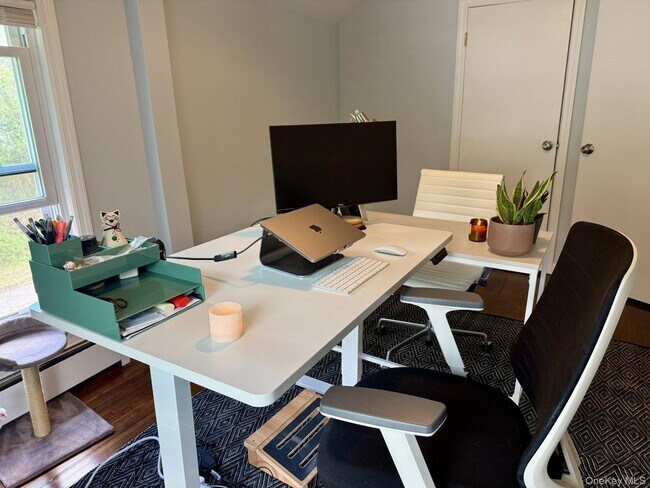 Building Photo - 104 Titicus Rd