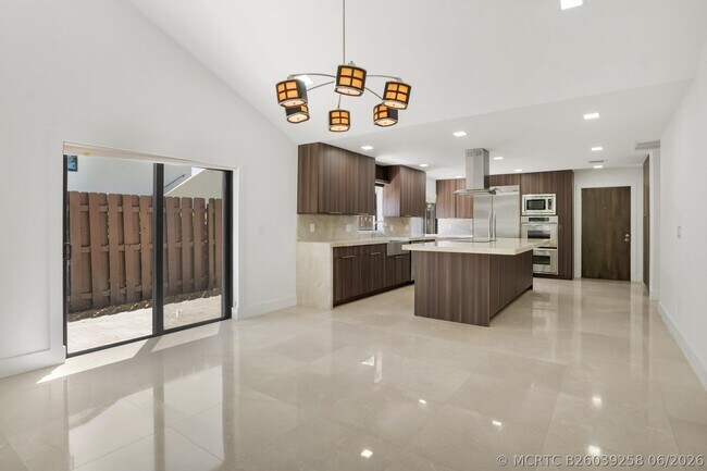 Building Photo - 21922 Cypress Dr