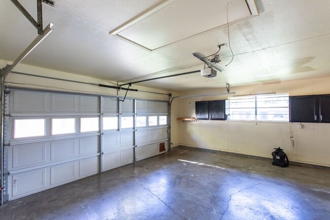 Building Photo - Beautiful 3 bedroom 2 bath home in Fountai...