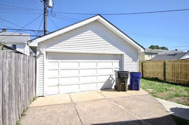 Building Photo - Single Family Home 2 beds 1 bath FOR RENT