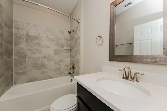 Building Photo - 2743 Creekmore Ct